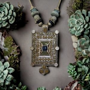 💖 Striking Pendant Necklace 💖